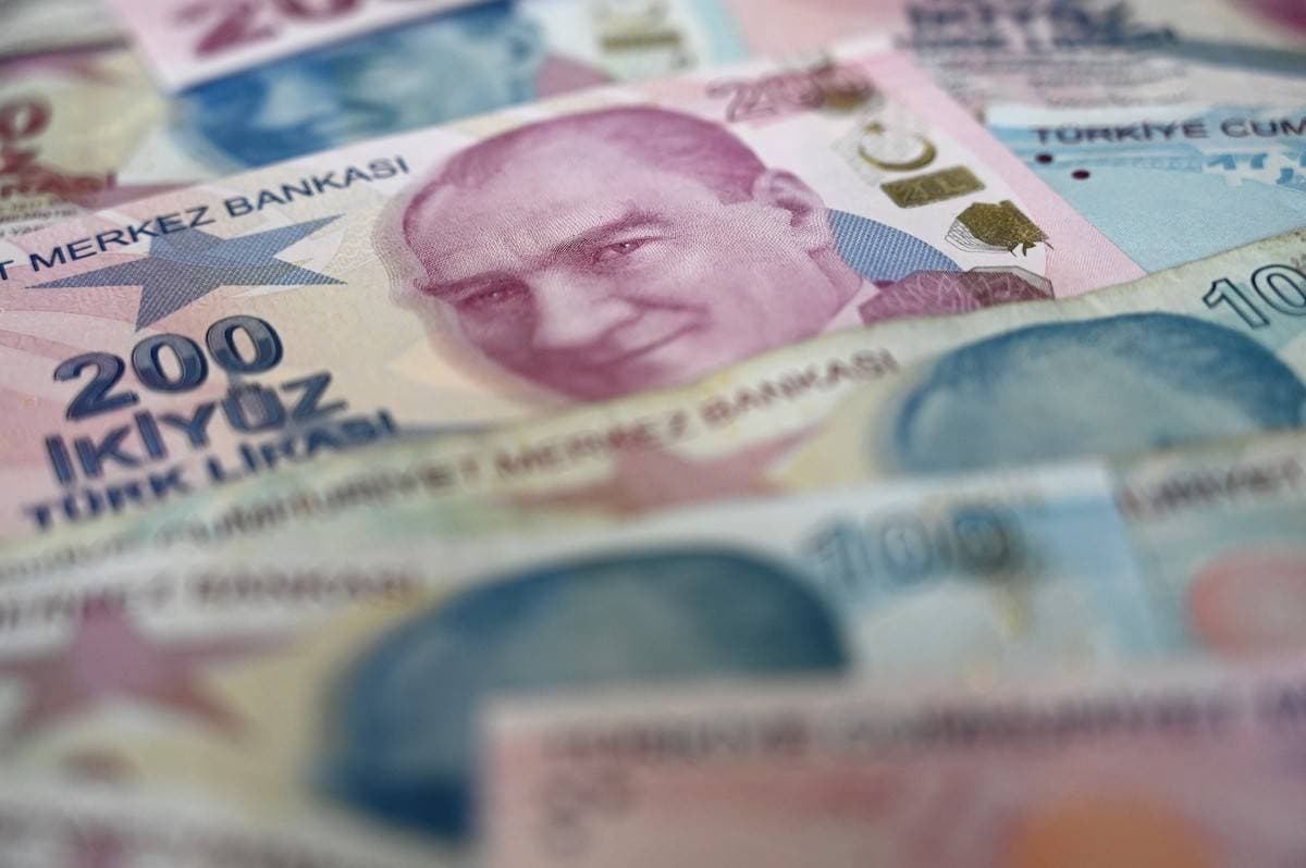 Türkiyədə seçkilər ərəfəsində TL yeni anti-rekord təzələyib