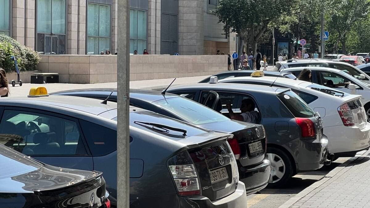 Azərbaycanda taksilərlə bağlı yeni qərar qəbul olunacaq