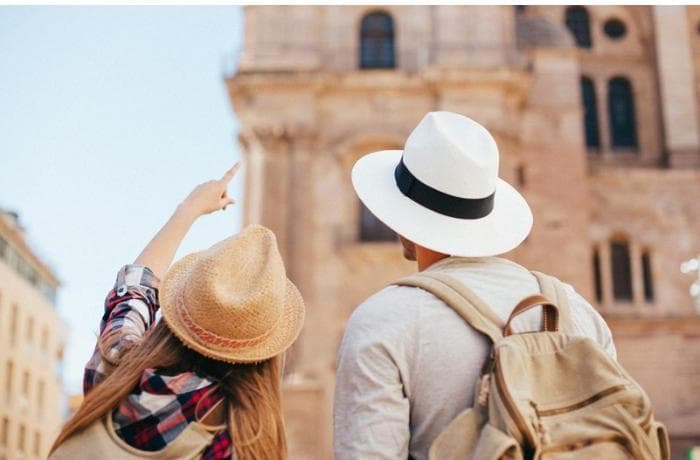 Qapalı Sərhədlər, Bahalı Biletlər və İtirilən Turistlər