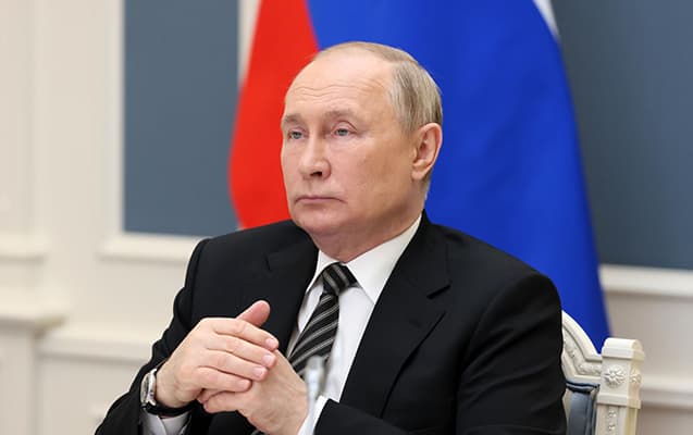 Putin Azərbaycandakı rus məktəblərinə belə münasibət bildirdi