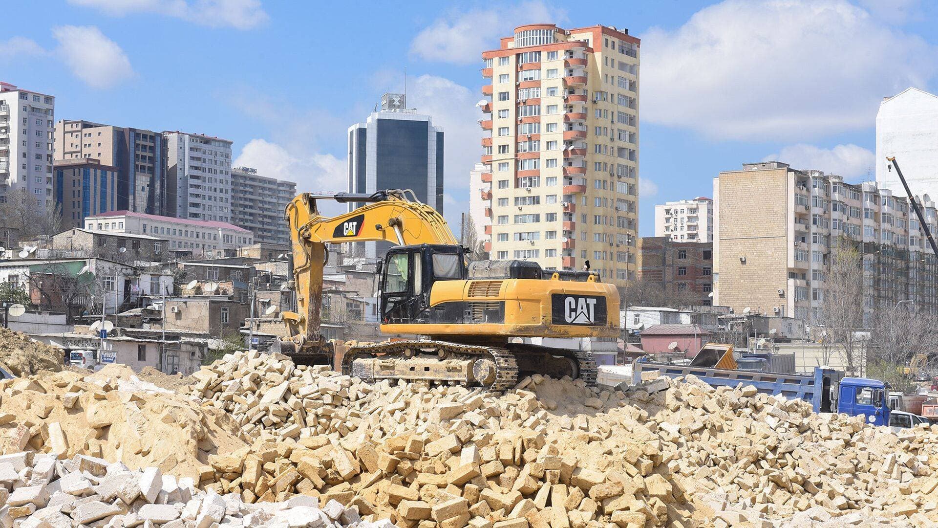 Bakıda bu küçələrdə köhnə binalar söküləcək – SİYAHI