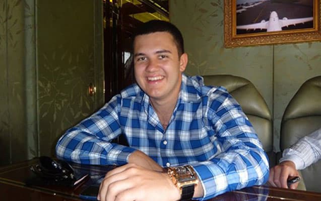 Vahid Ələkbərovun oğlu yenə liderdir